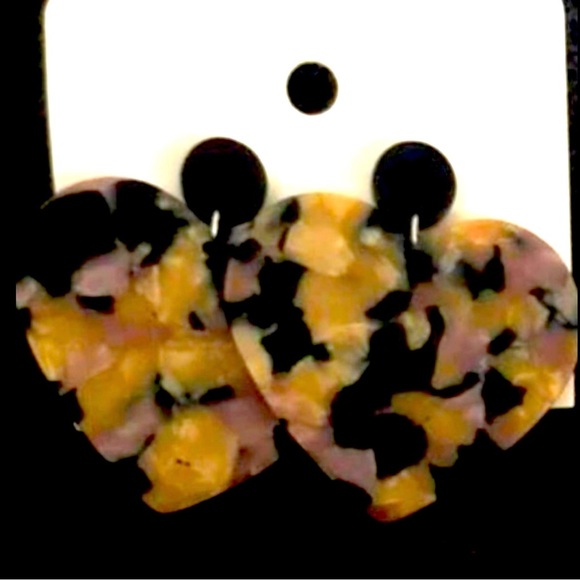 “From Bottom of my Heart” Acrylic Tortoise Pink Orange Black Color Shard Earring - Picture 5 of 5